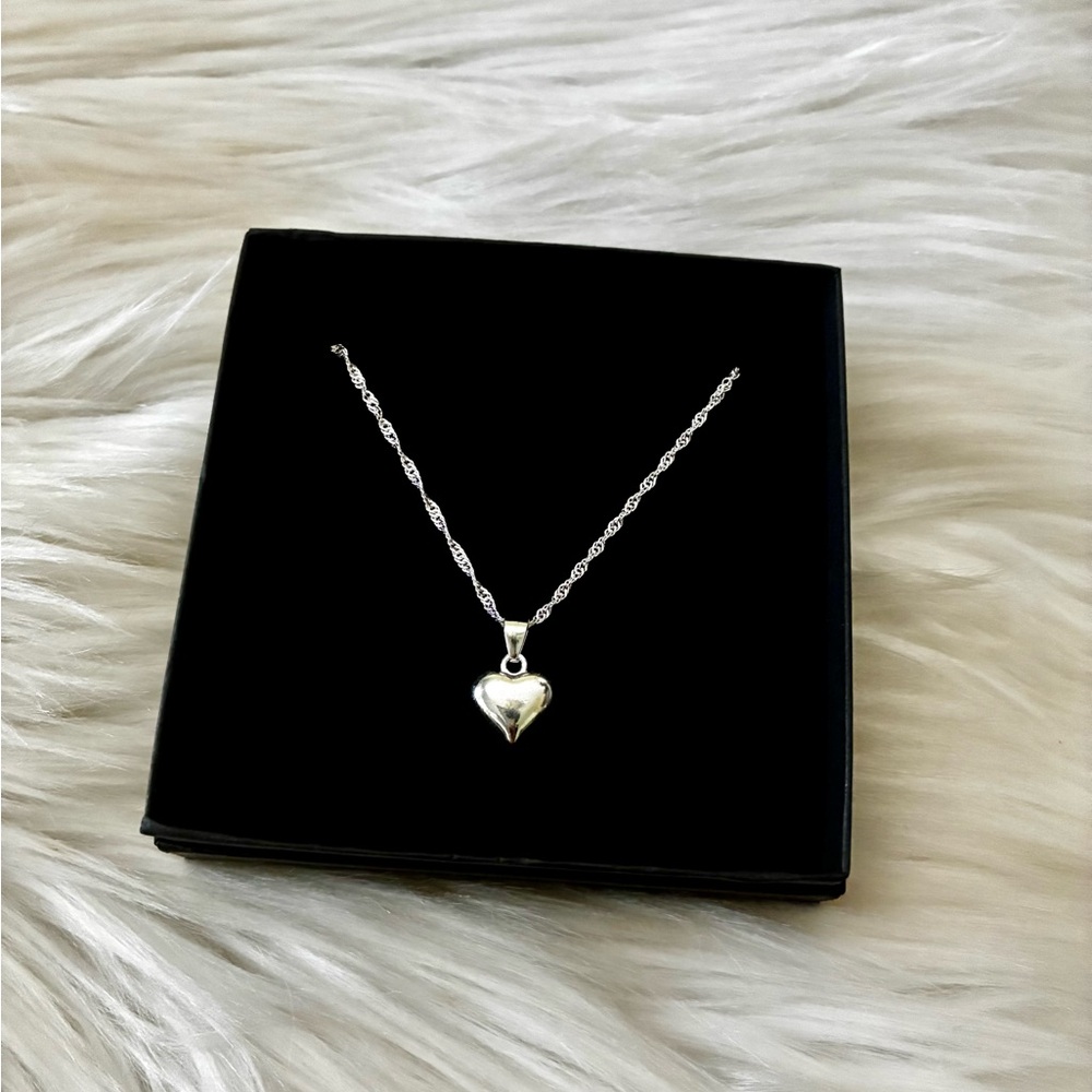 Elegant Silver Heart Pendant Necklace 925 Silver
